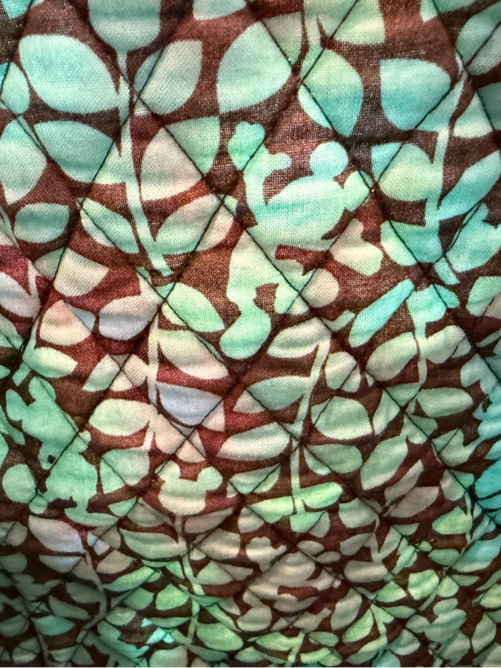 Retired Disney Vera Bradley Quilted Travel Duffel in Pretty Petals Pattern - Picture 7 of 8